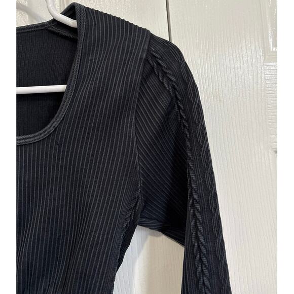 Offline by Aerie NWOT Black Cable Seamless Long Sleeve Cropped Top Small - Picture 3 of 8